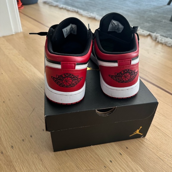 Jordan 1 Low Alternate Bred Toe – Size 10 – Barely Used – With Original Box - Picture 9 of 11